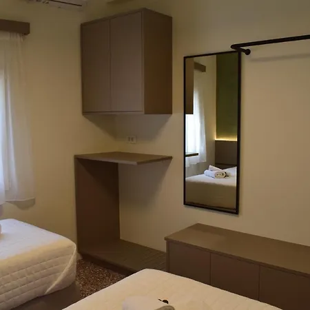 Downtown Delight Apartman *